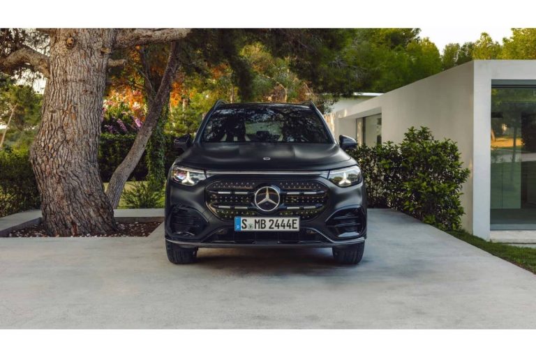 مرسدس بنز GLB 180 مدل 2026